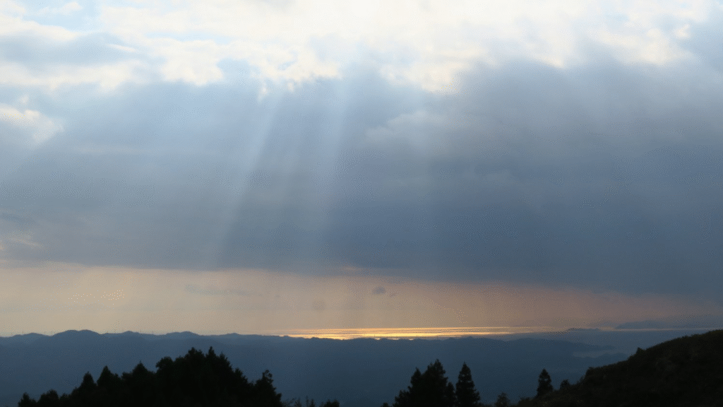 生石高原
太陽のカーテン
ススキ