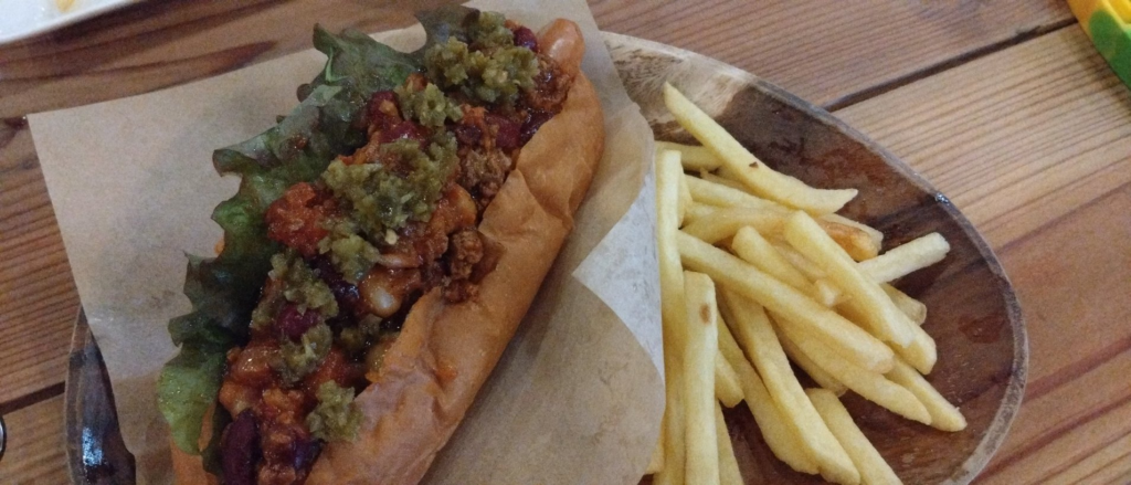 バンリノハルビアホールのチリドッグ