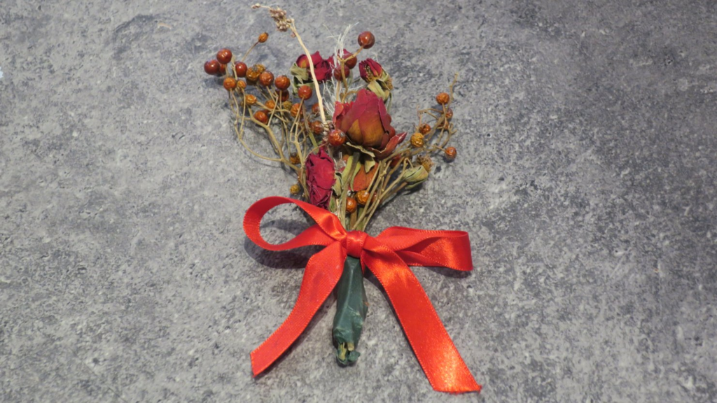 Blue Moon(ブルームーン)-Flower&Cafe-の番号札、ドライフラワー