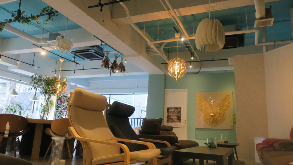 Blue Moon(ブルームーン)-Flower&Cafe-の内観